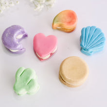 Load image into Gallery viewer, Honeycomb Macaron Soap